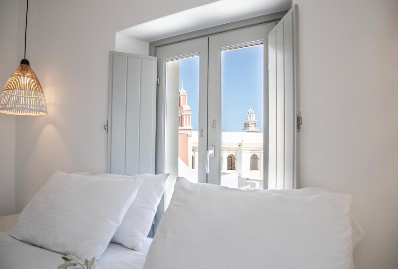 Caldera Cliff Illusion Aparthotel Fira  Exterior photo