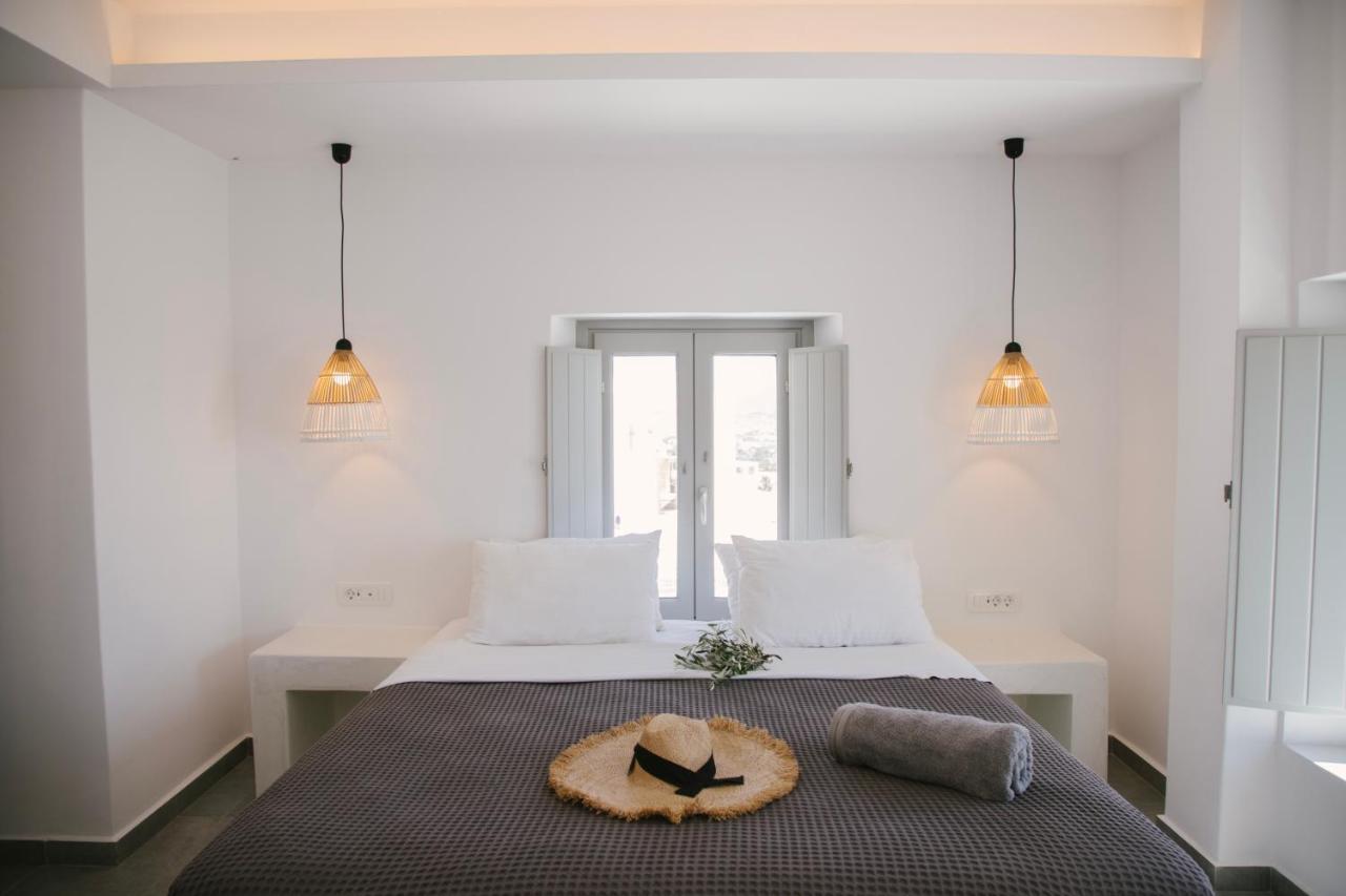 Caldera Cliff Illusion Aparthotel Fira  Exterior photo
