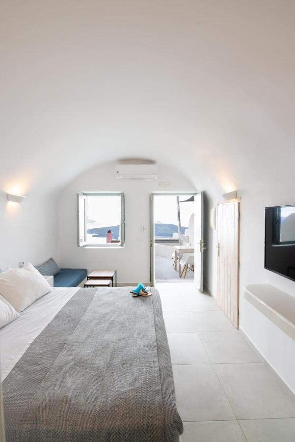 Caldera Cliff Illusion Aparthotel Fira  Exterior photo