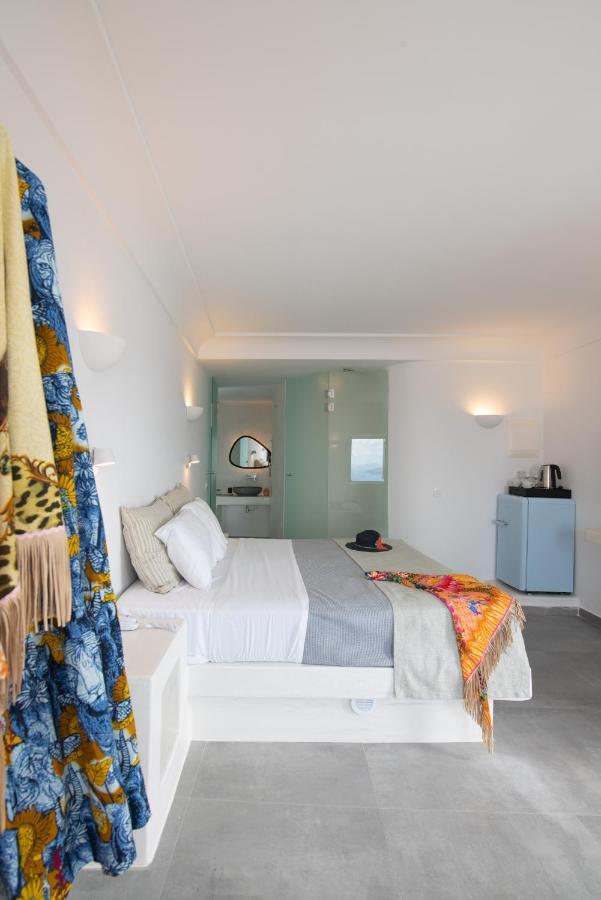 Caldera Cliff Illusion Aparthotel Fira  Exterior photo