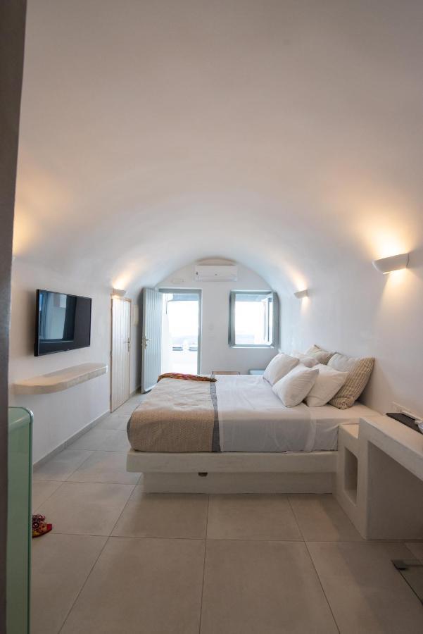 Caldera Cliff Illusion Aparthotel Fira  Exterior photo