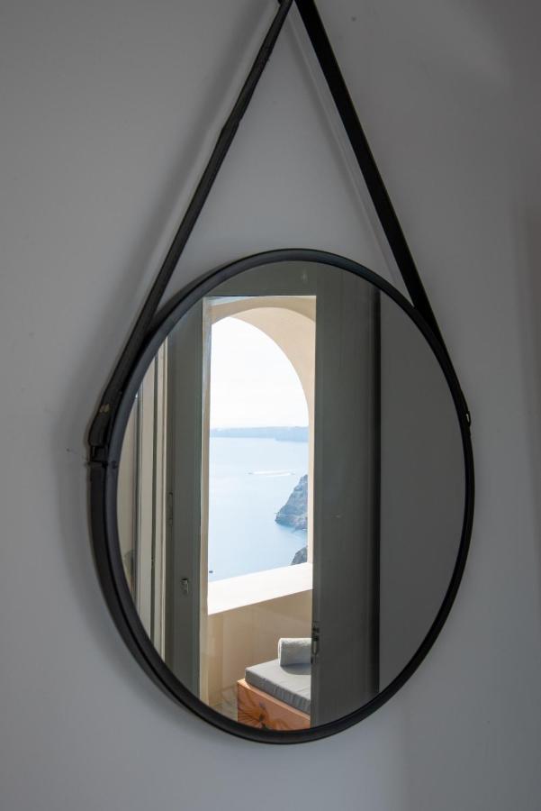 Caldera Cliff Illusion Aparthotel Fira  Exterior photo